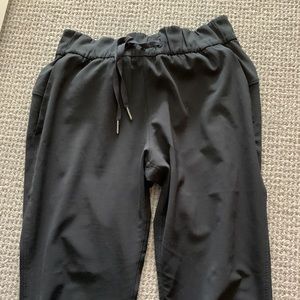 Lululemon On The Fly Pants (Woven)